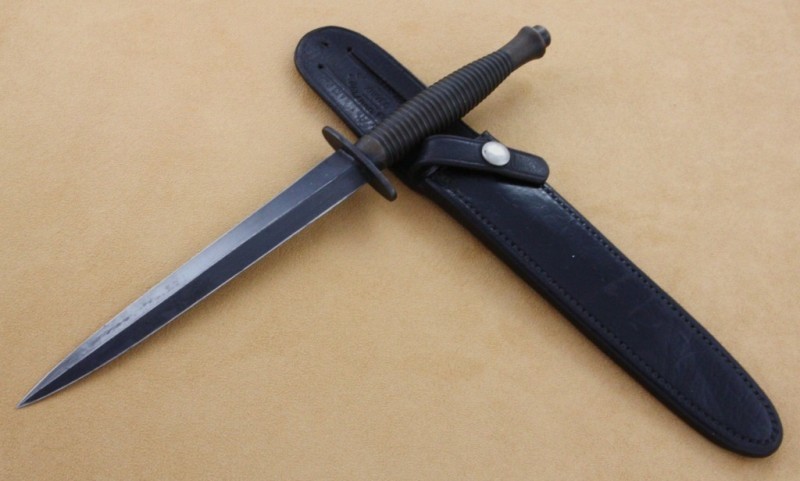 British Commando Knife & Cheath 001.jpg